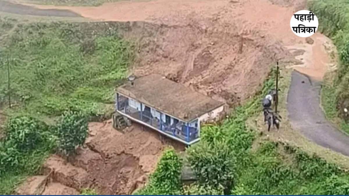 उत्तराखंड: पौड़ी जिले में भारी बारिश और भूस्खलन ने मचाई तबाही: 5 मजदूर लापता, 2 महिलाओं की मौत — Pauri Garhwal news phot…
