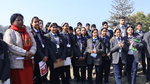 मानव भारती स्कूल के छात्र-छात्राओं ने जाना, कैसे होती है गन्ने की खेती 40 — Dehradun