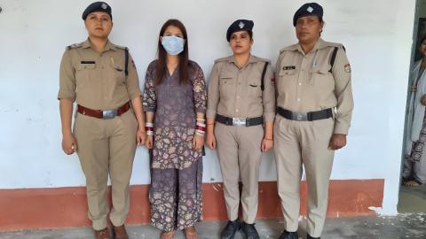 उत्तराखंड की 'लुटेरी दुल्हन' हिना रावत गिरफ्तार, शादी के नाम पर की थी लाखों की ठगी