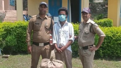 उत्तरकाशी पुलिस ने स्कूल में चोरी के आरोपी को किया गिरफ्तार, चोरी का सामान बरामद