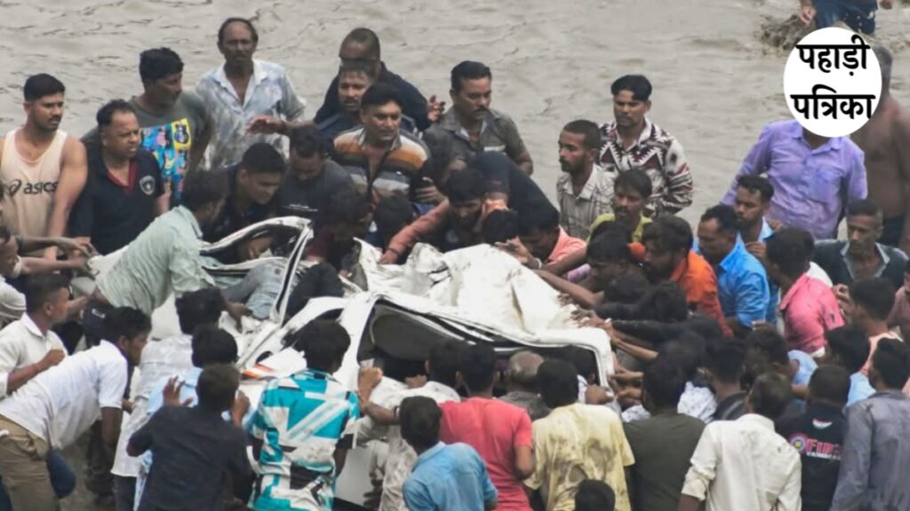 गुजरात में महिसागर नदी पर पुल टूटा , 9 की मौत, कई घायल