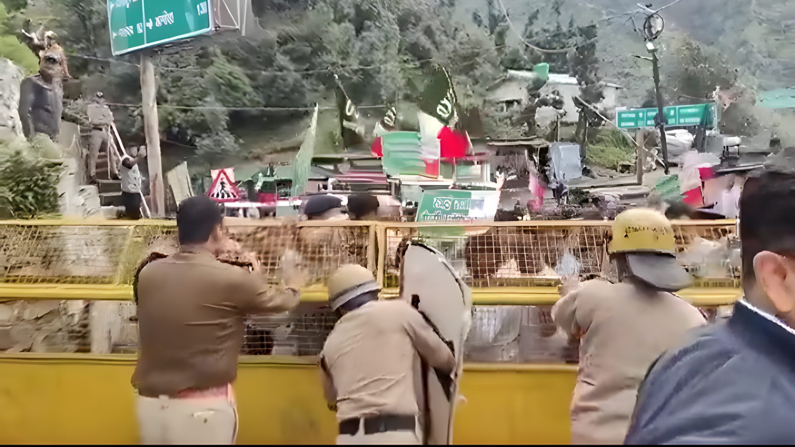 यूकेडी का भराड़ीसैंण में जोरदार प्रदर्शन, गैरसैंण राजधानी और जनमुद्दों पर सरकार को घेरा